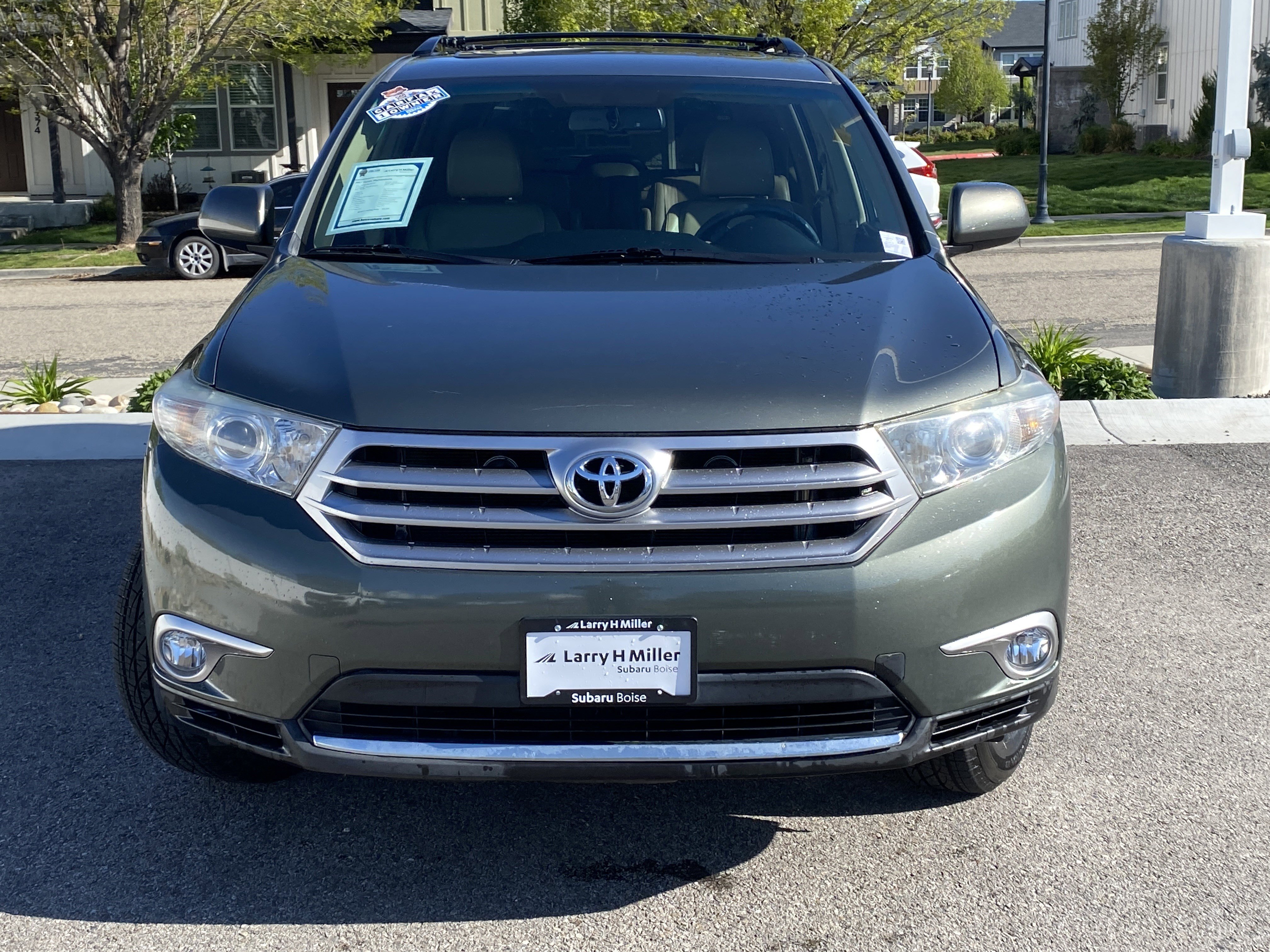 Used 2012 Toyota Highlander SE w/ Tow Pkg AWD/4WD image 9
