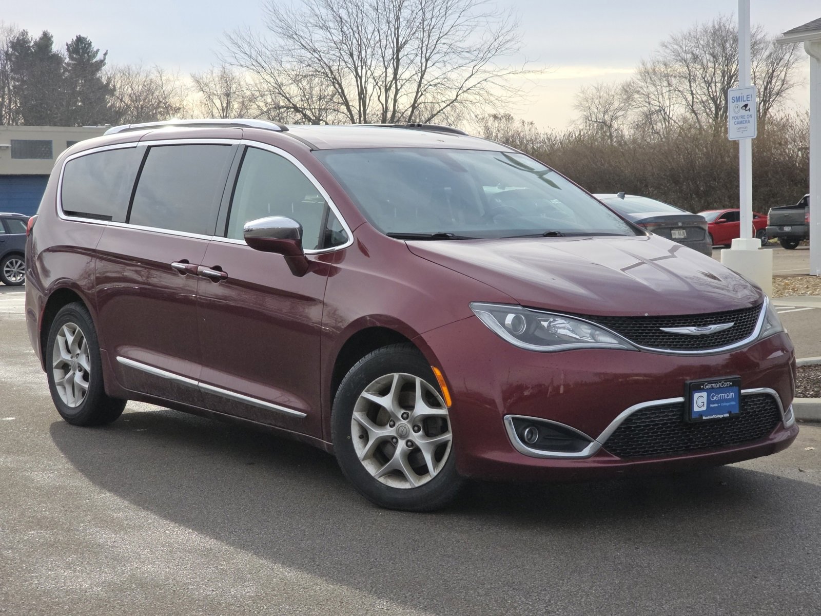 Used 2020 Chrysler Pacifica Limited image 3
