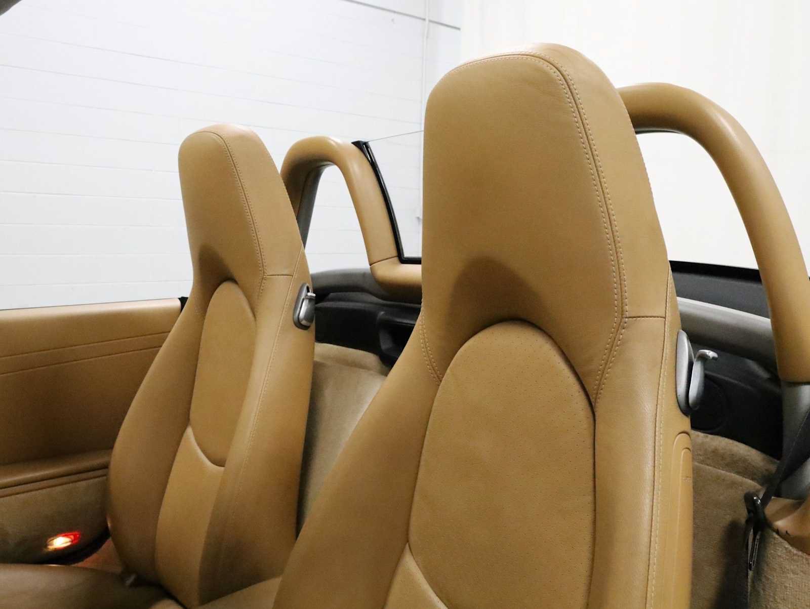 Used 2006 Porsche Boxster RWD image 18