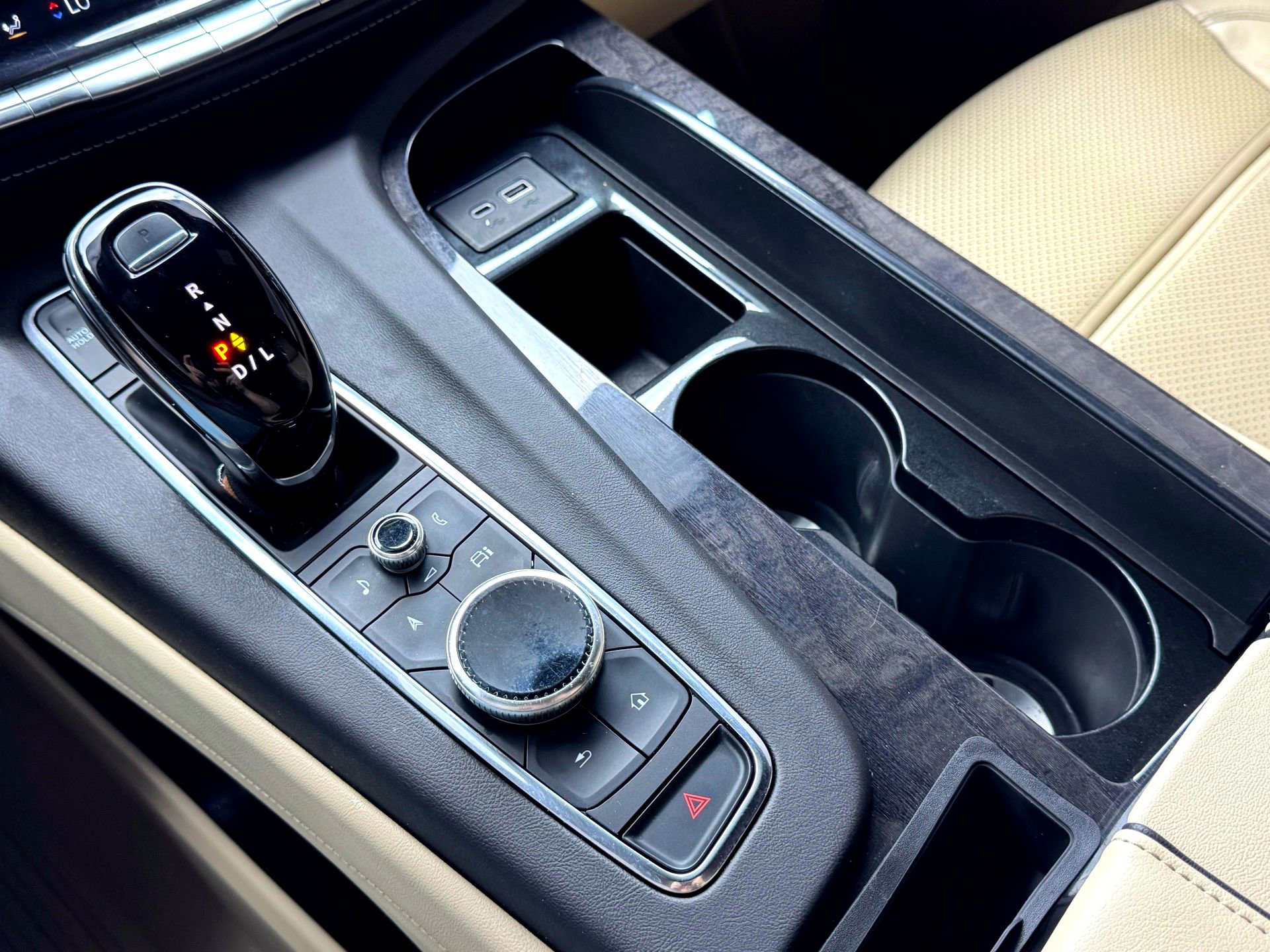 Used 2023 Cadillac Escalade Premium Luxury image 34