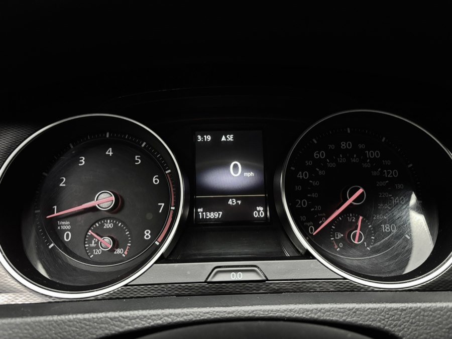 Used 2016 Volkswagen GTI SE image 39