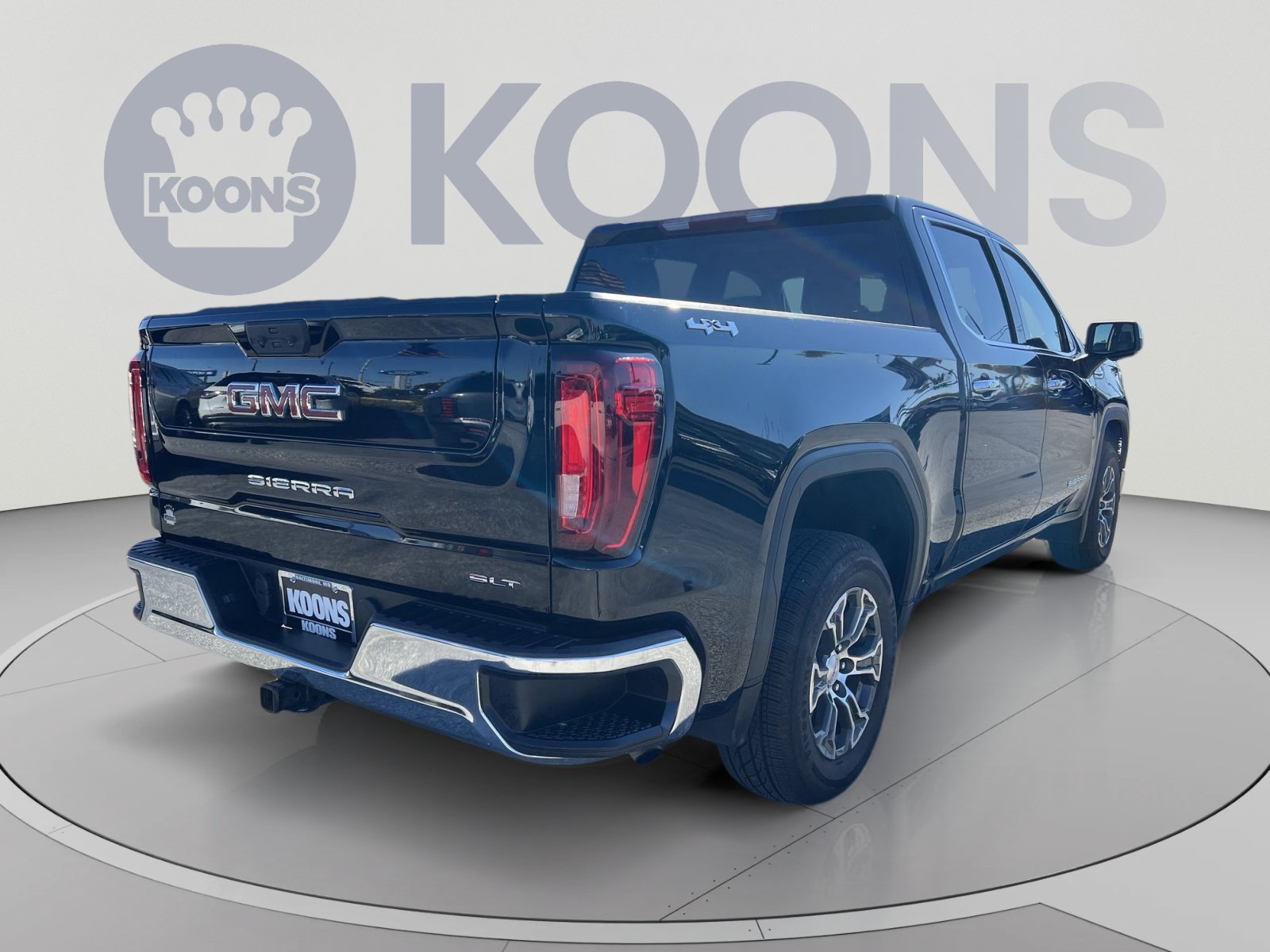 Used 2025 GMC Sierra 1500 SLT AWD/4WD image 7