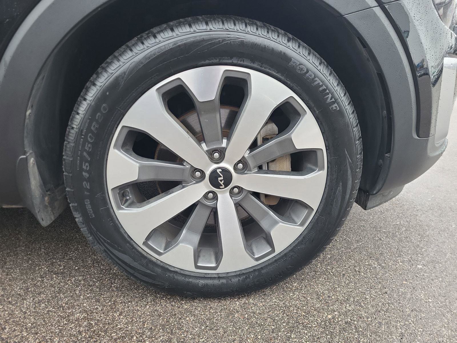 Used 2022 Kia Telluride SX image 32