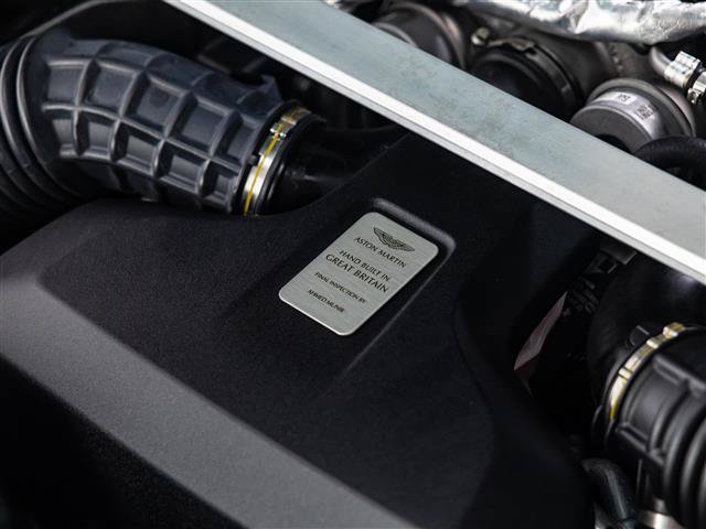 Used 2023 Aston Martin V8 Vantage Coupe RWD image 20