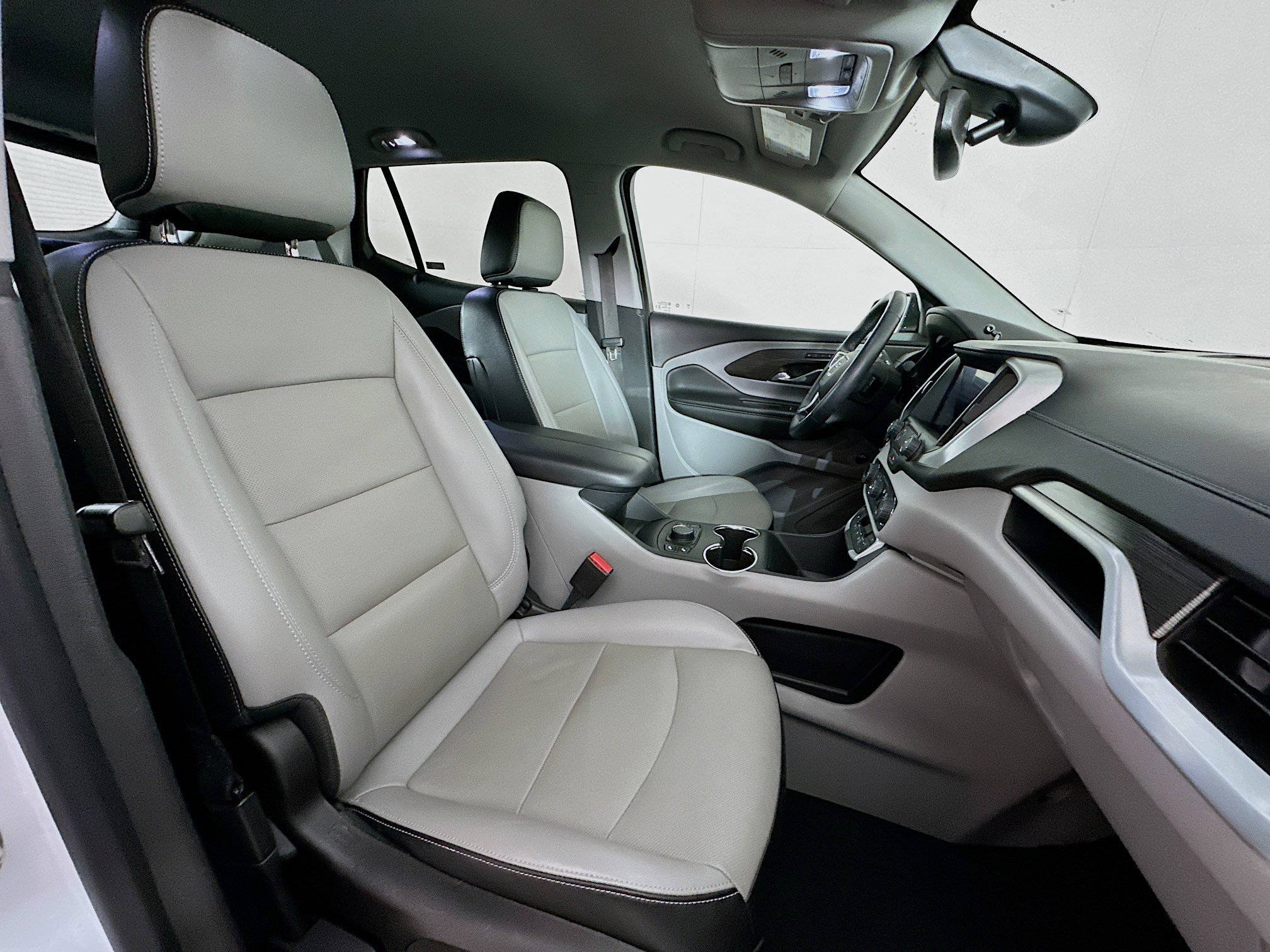 Used 2023 GMC Terrain SLT image 30