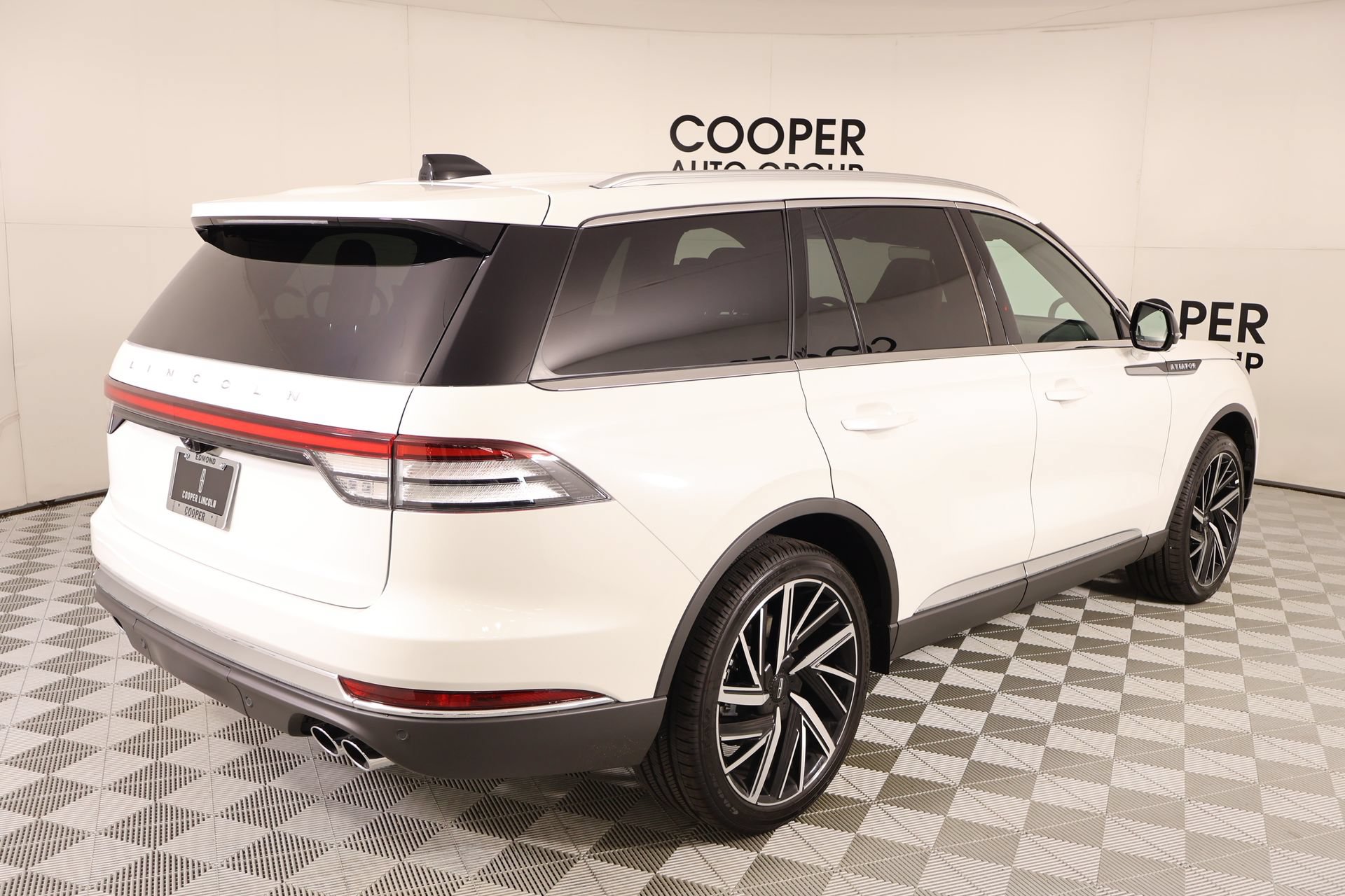 Used 2026 Lincoln Aviator Reserve AWD/4WD image 22