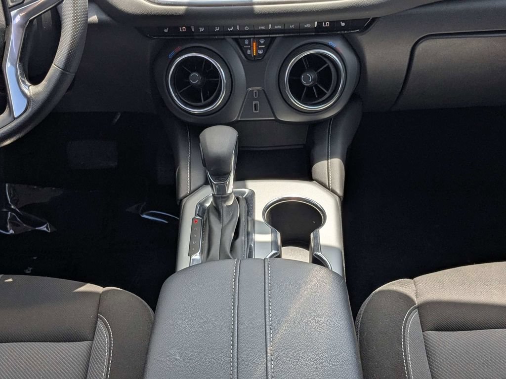 Used 2025 Chevrolet Blazer LT FWD image 16