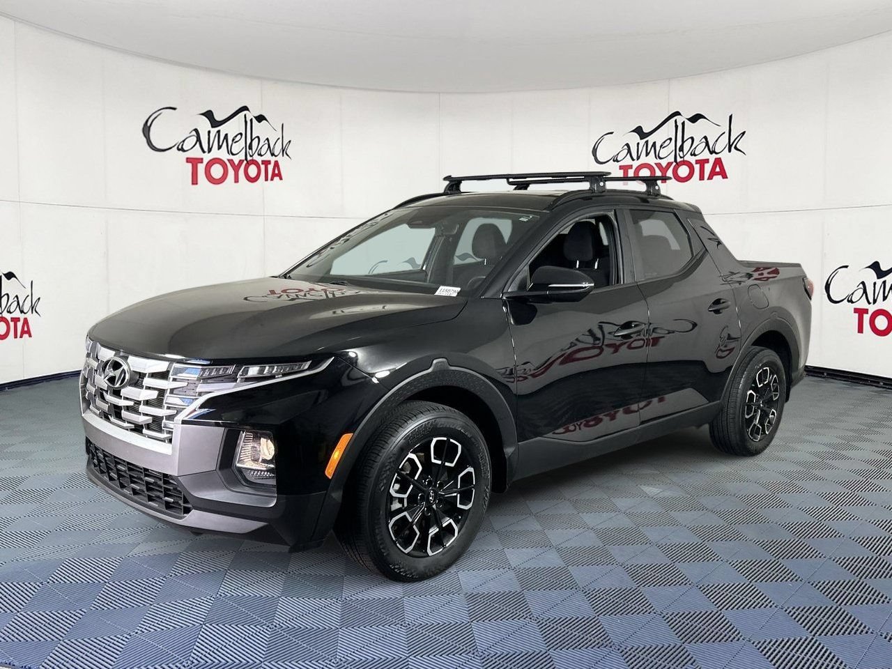 Used 2022 Hyundai Santa Cruz SEL w/ Activity Package FWD image 2