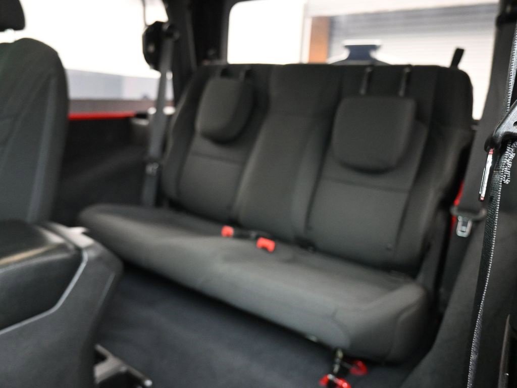 Used 2022 Jeep Wrangler Sport image 31