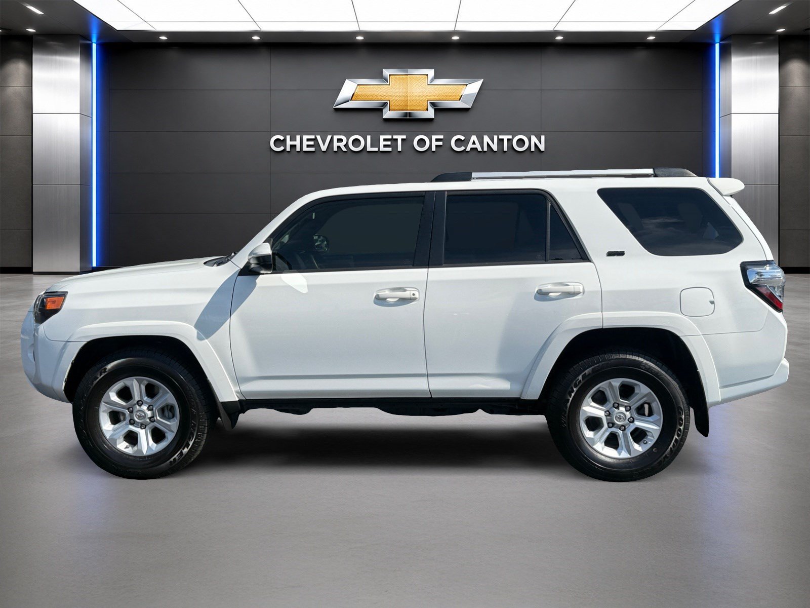 Used 2021 Toyota 4Runner SR5 RWD image 8