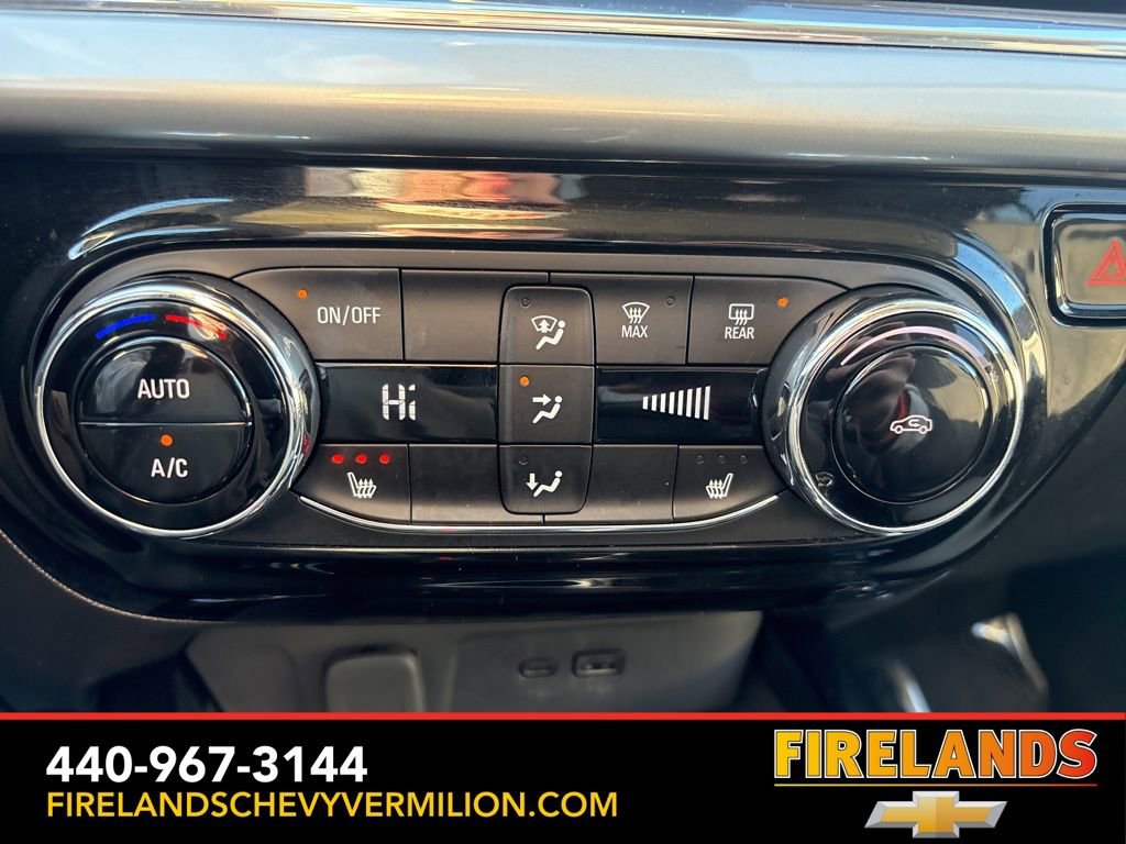 Certified 2025 Chevrolet Trax LT w/ LT Convenience Package image 3