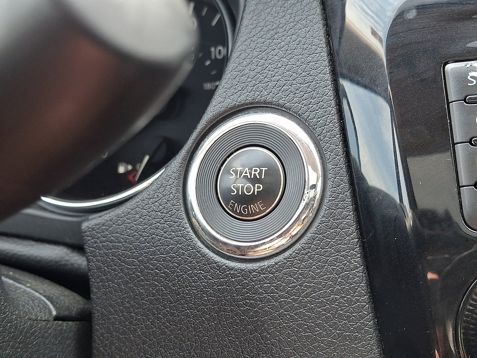 Used 2014 Nissan Rogue SL w/ SL Premium Package AWD/4WD image 26
