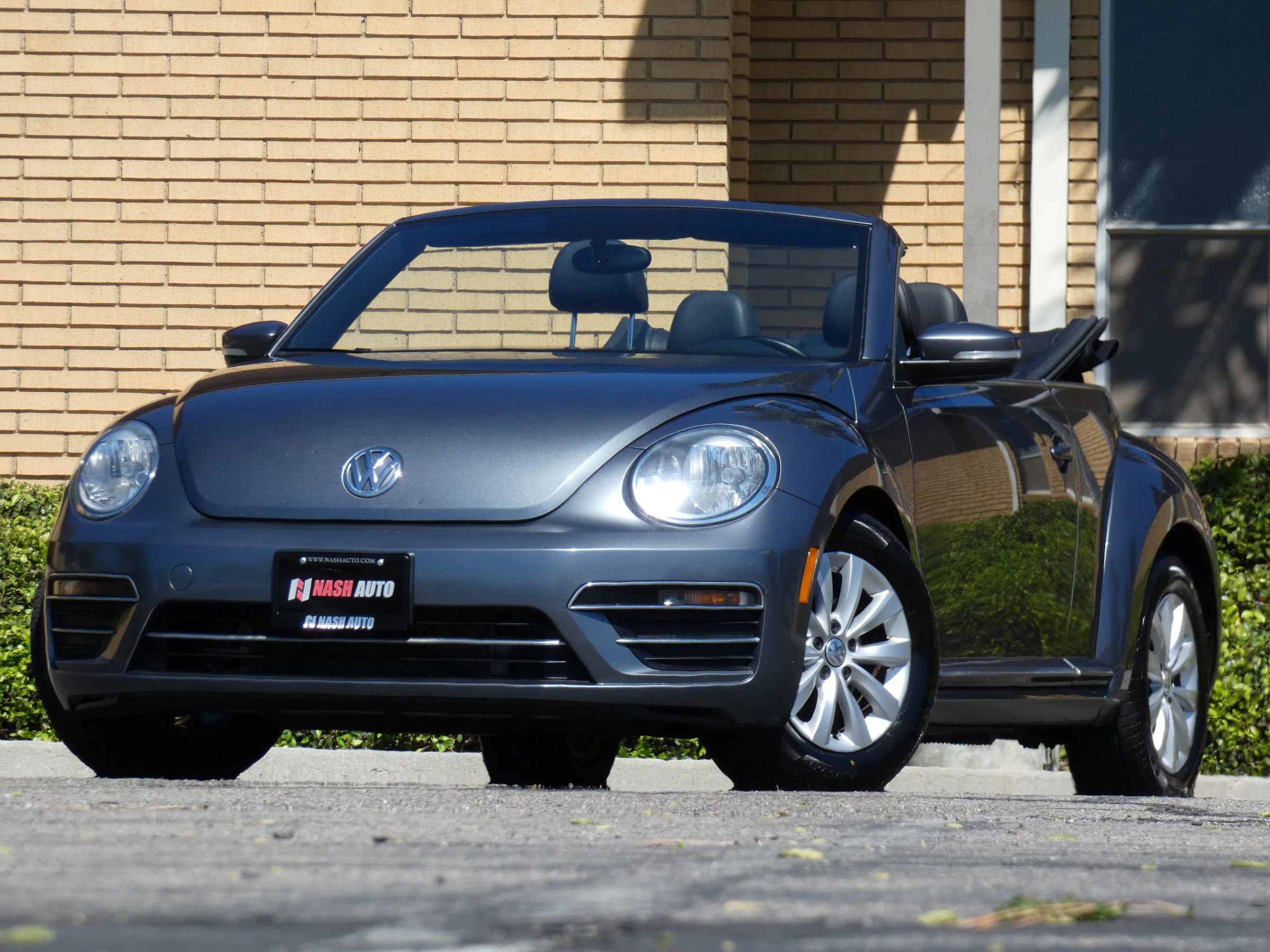 Used 2018 Volkswagen Beetle 2.0T S image 2