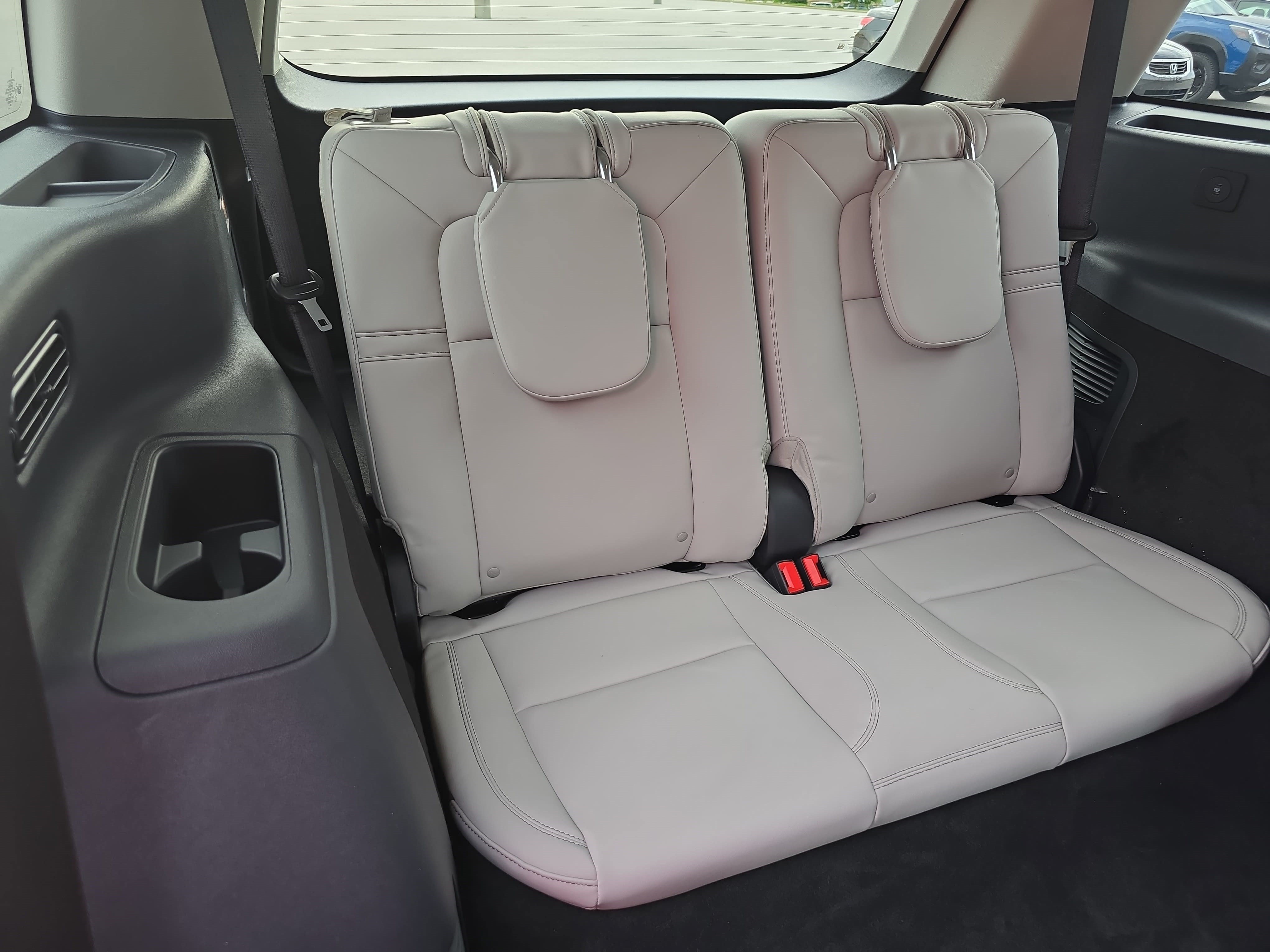 New 2026 Lincoln Aviator AWD image 13