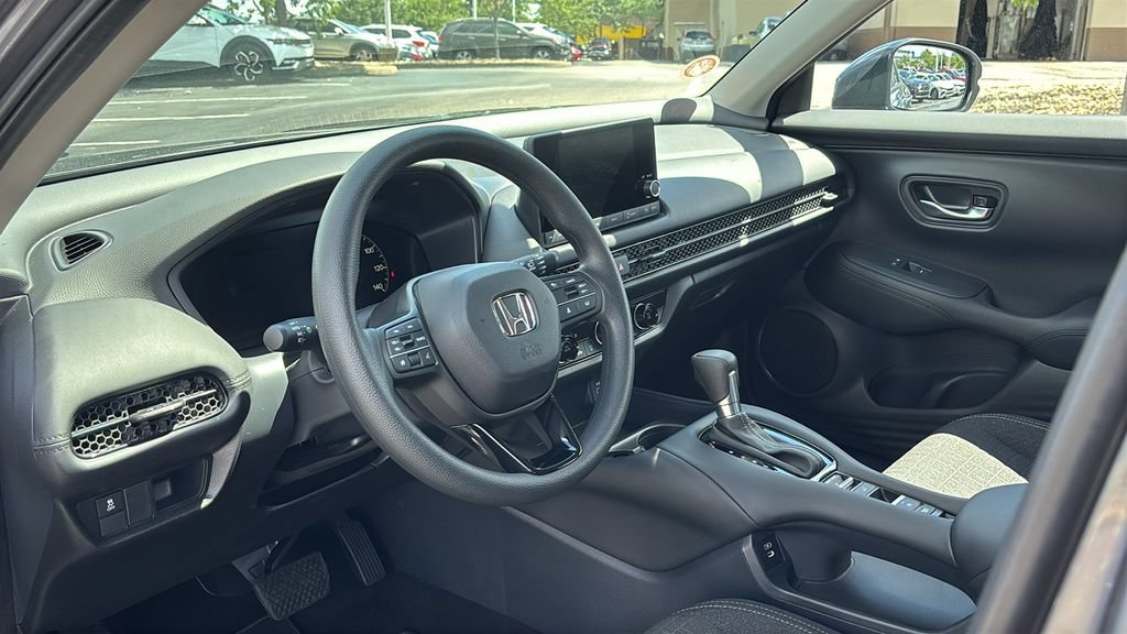 Certified 2025 Honda HR-V LX image 22