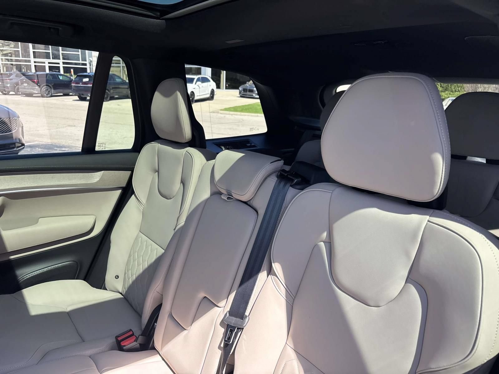 New 2026 Volvo XC90 T8 Plus w/ Protection Package Premier AWD/4WD image 26