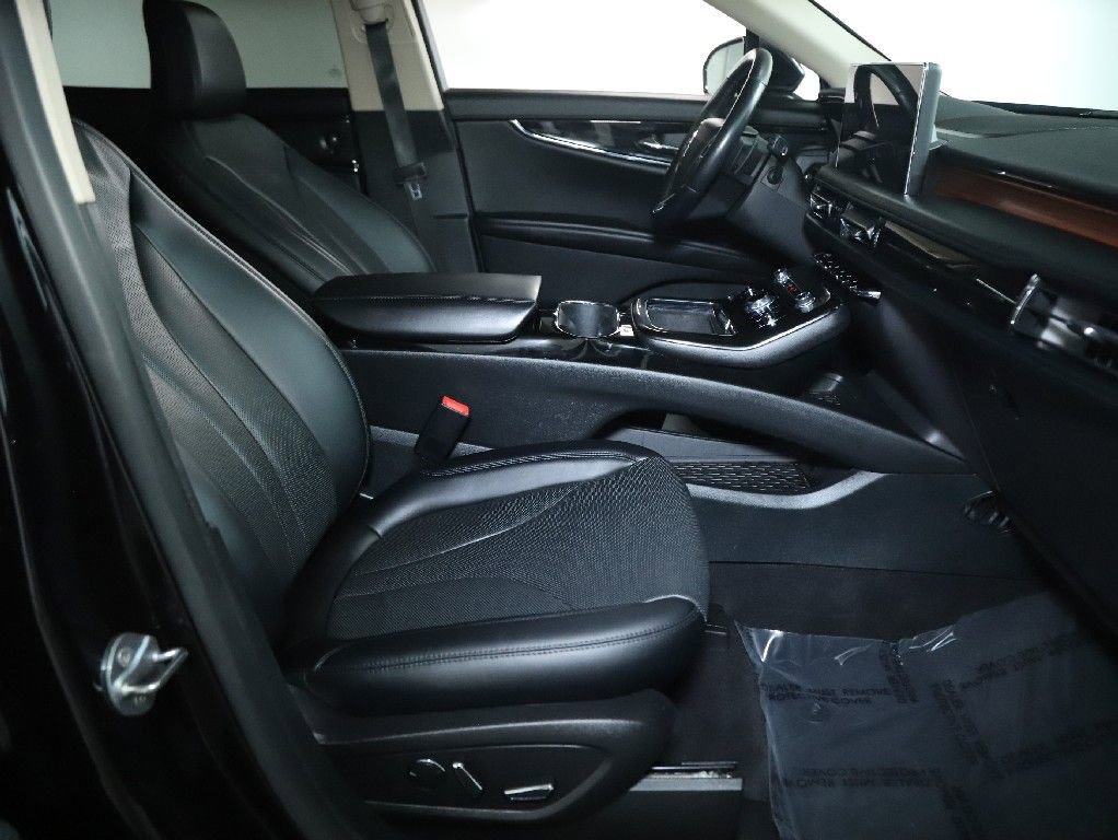 Certified 2023 Lincoln Nautilus Reserve w/ Luxury Package AWD/4WD image 36