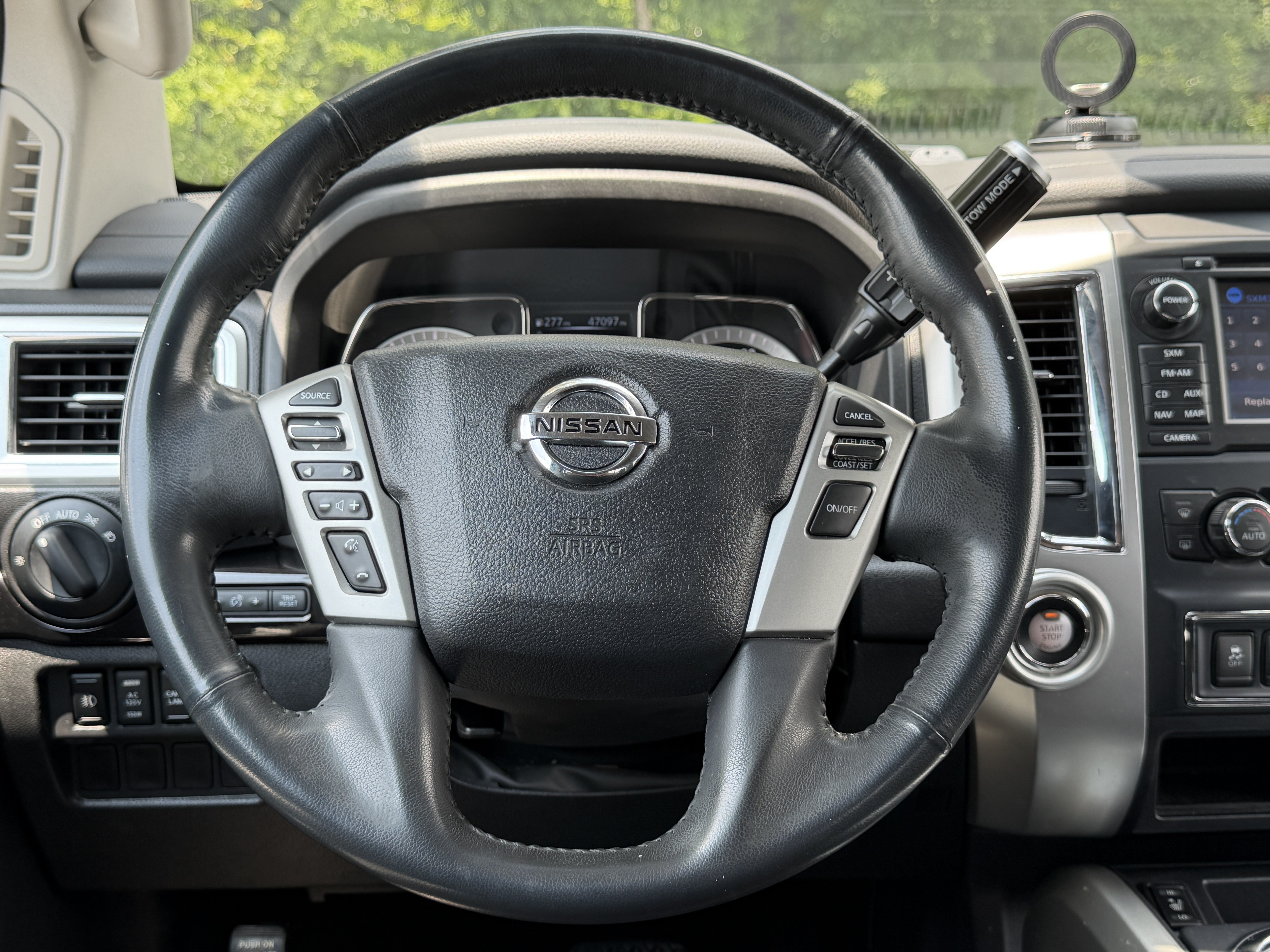 Used 2017 Nissan Titan SV RWD image 19