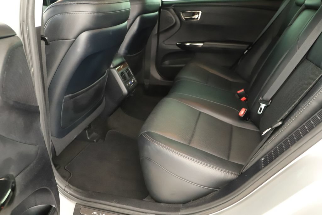 Used 2014 Toyota Avalon Limited w/ Technology Package FWD image 28
