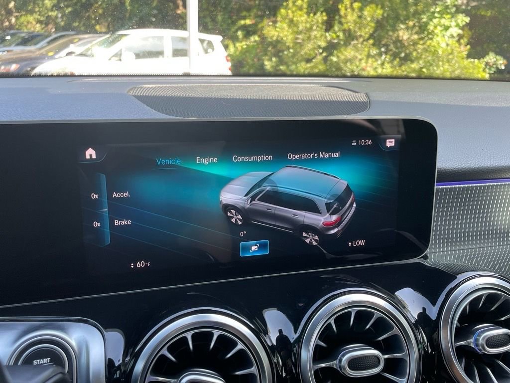 Used 2021 Mercedes-Benz GLB 250 4MATIC w/ Premium Package image 14