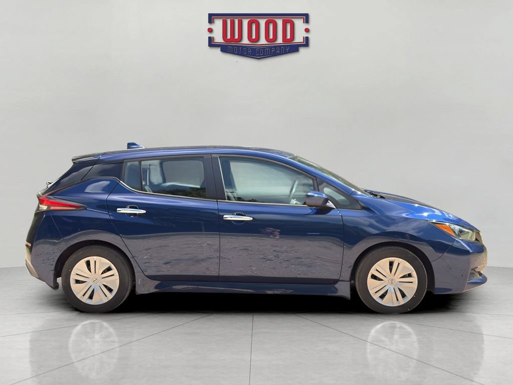 Used 2025 Nissan Leaf S FWD image 2