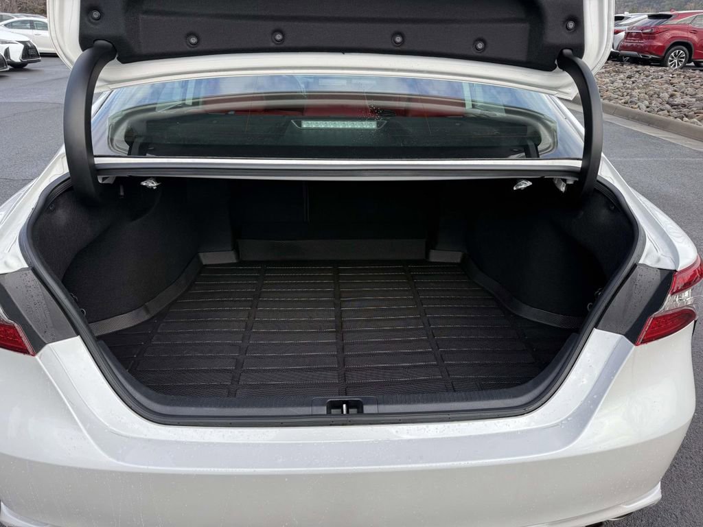 Used 2022 Toyota Camry XSE image 27