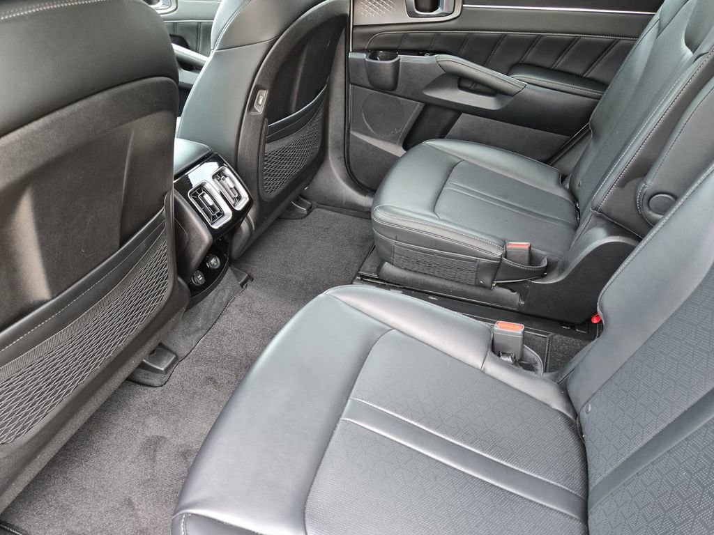 Certified 2023 Kia Sorento SX FWD image 30