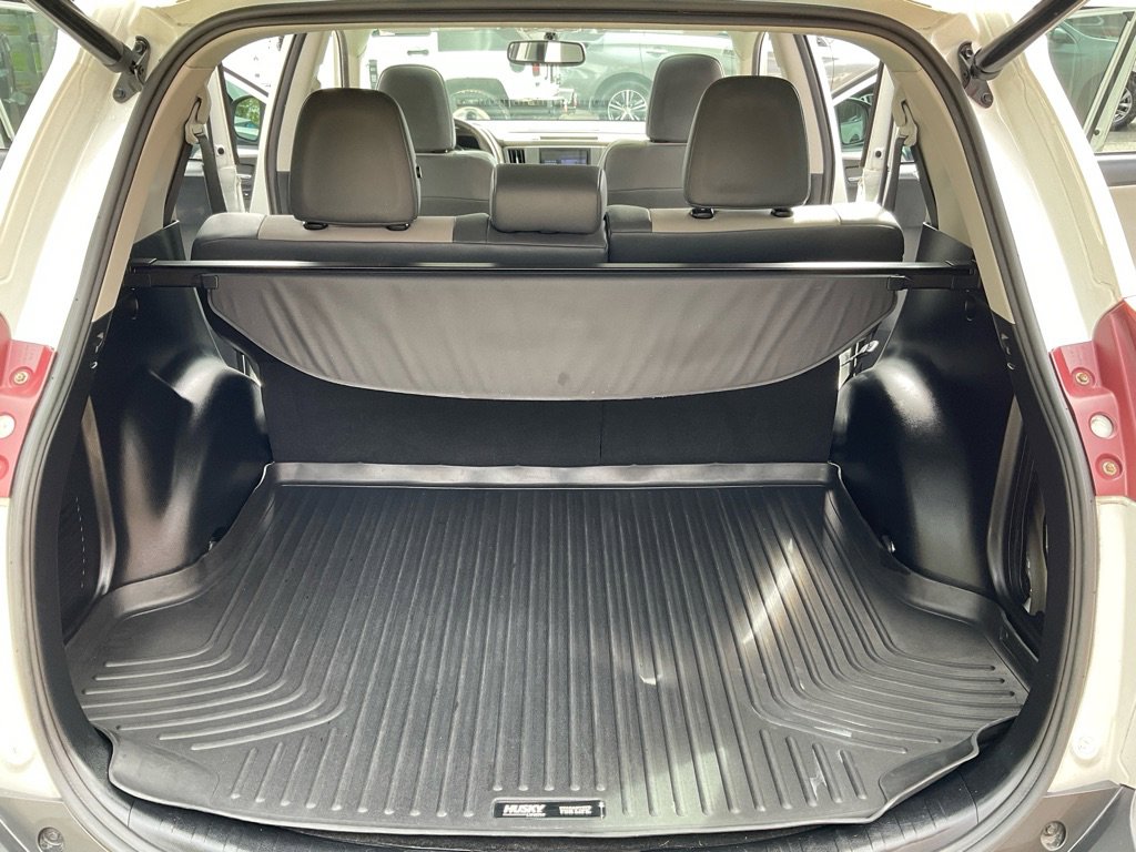 Used 2015 Toyota RAV4 Limited image 35