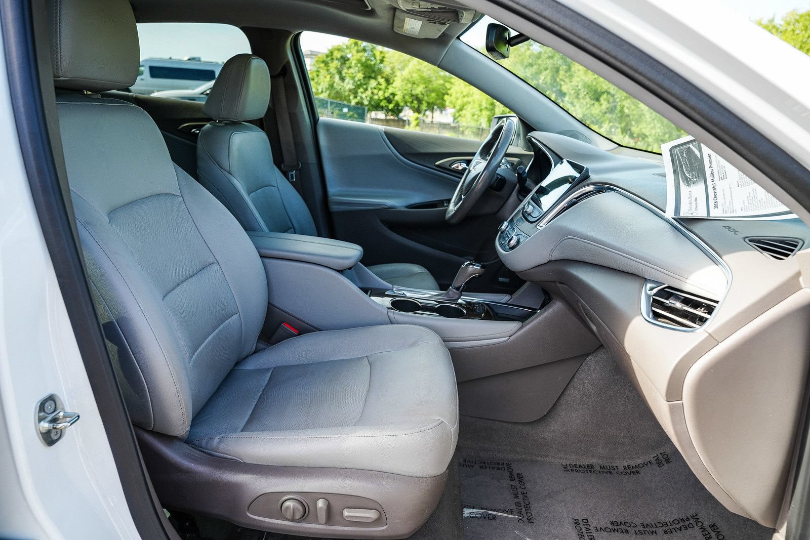 Used 2018 Chevrolet Malibu Premier w/ Premier Sun and Wheel Package FWD image 16