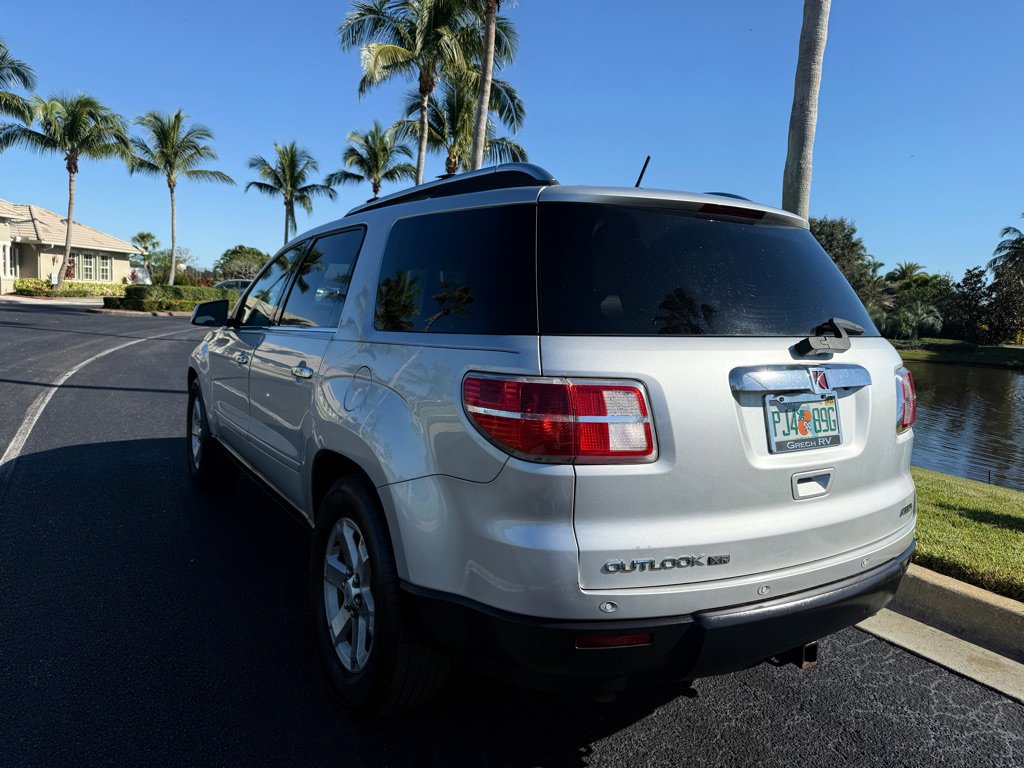 Used 2009 Saturn Outlook XR w/ Convenience Package image 4