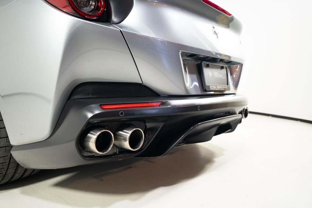 Used 2019 Ferrari Portofino image 14