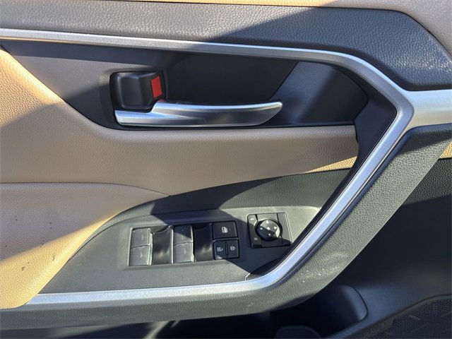 Used 2025 Toyota RAV4 XLE w/ Convenience Package image 14