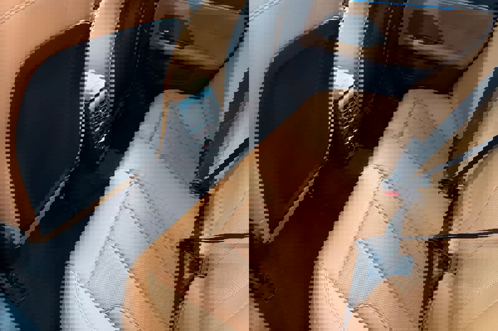 Used 2025 BMW i4 xDrive40i w/ Premium Package image 4