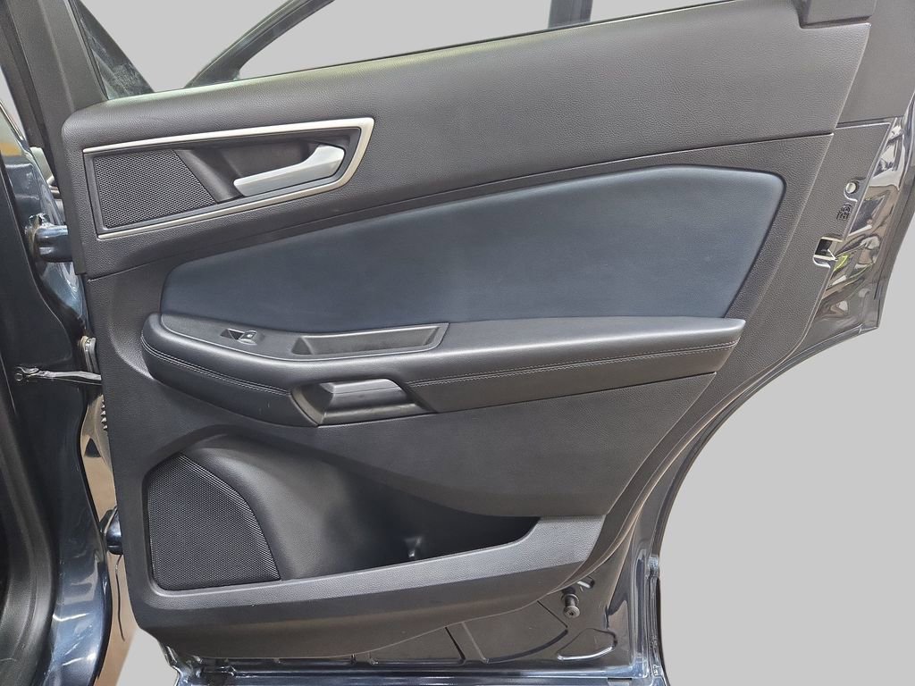 Used 2022 Ford Edge SEL w/ Sport Appearance Package AWD/4WD image 13