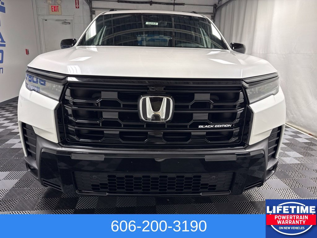 New 2026 Honda Pilot Black Edition image 2