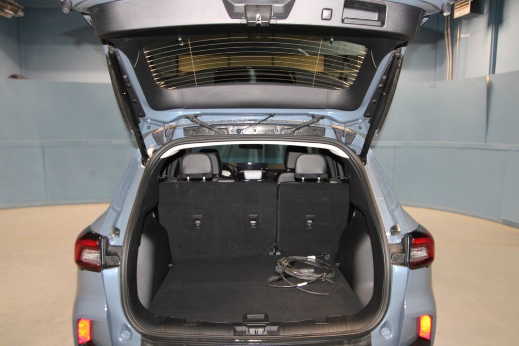 Used 2025 Ford Escape SE FWD image 40