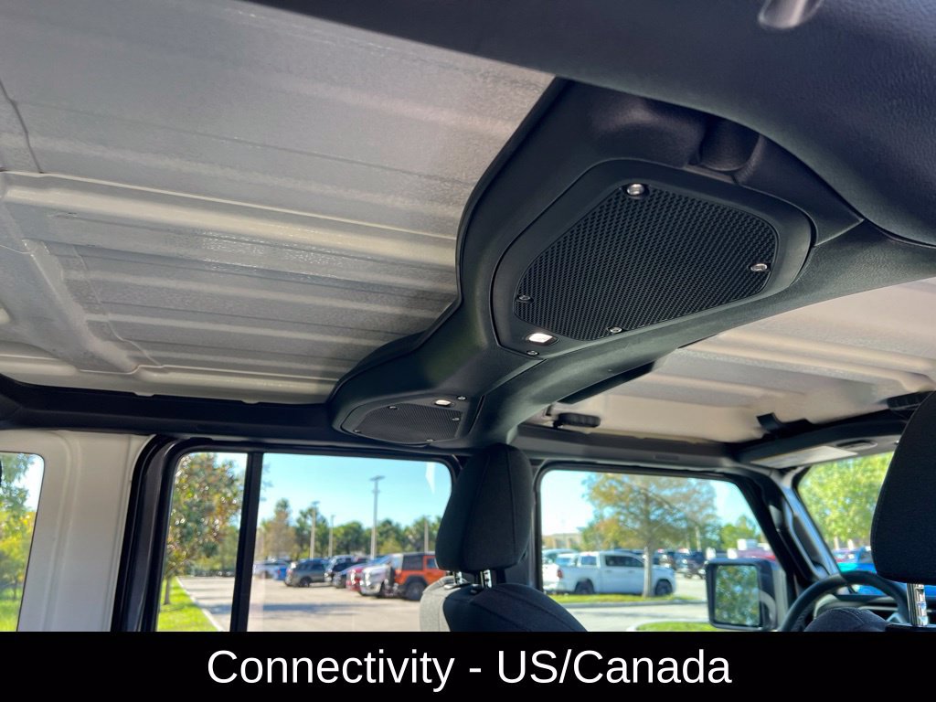 Certified 2025 Jeep Wrangler Unlimited Sahara w/ Technology Group AWD/4WD image 17
