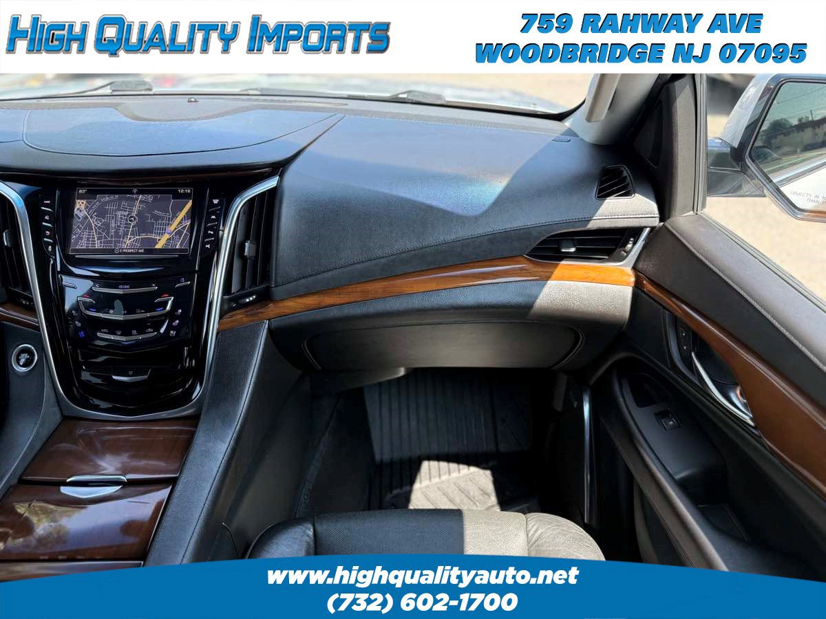 Used 2018 Cadillac Escalade Luxury AWD/4WD image 39