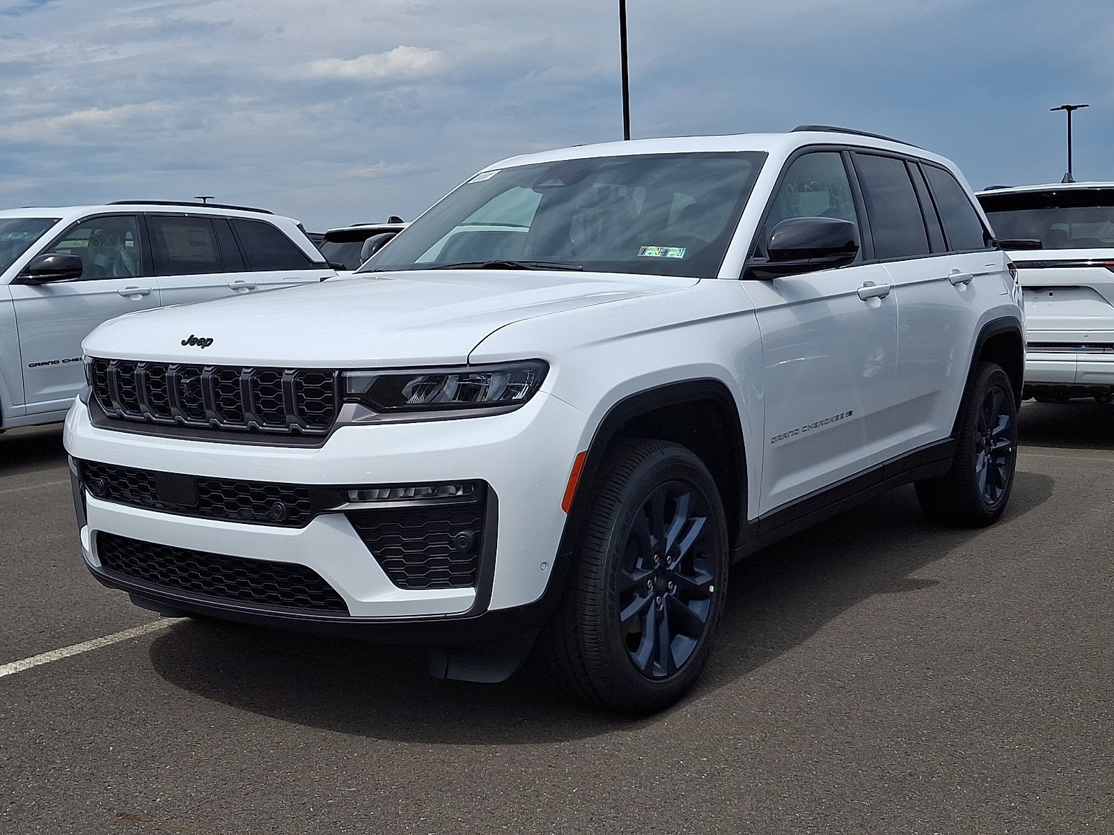New 2026 Jeep Grand Cherokee Limited AWD/4WD image 3