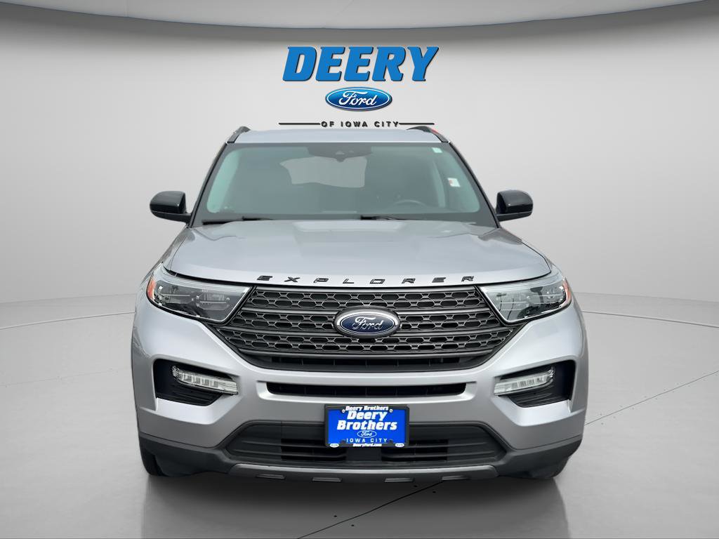 Used 2022 Ford Explorer XLT w/ Equipment Group 202A image 8