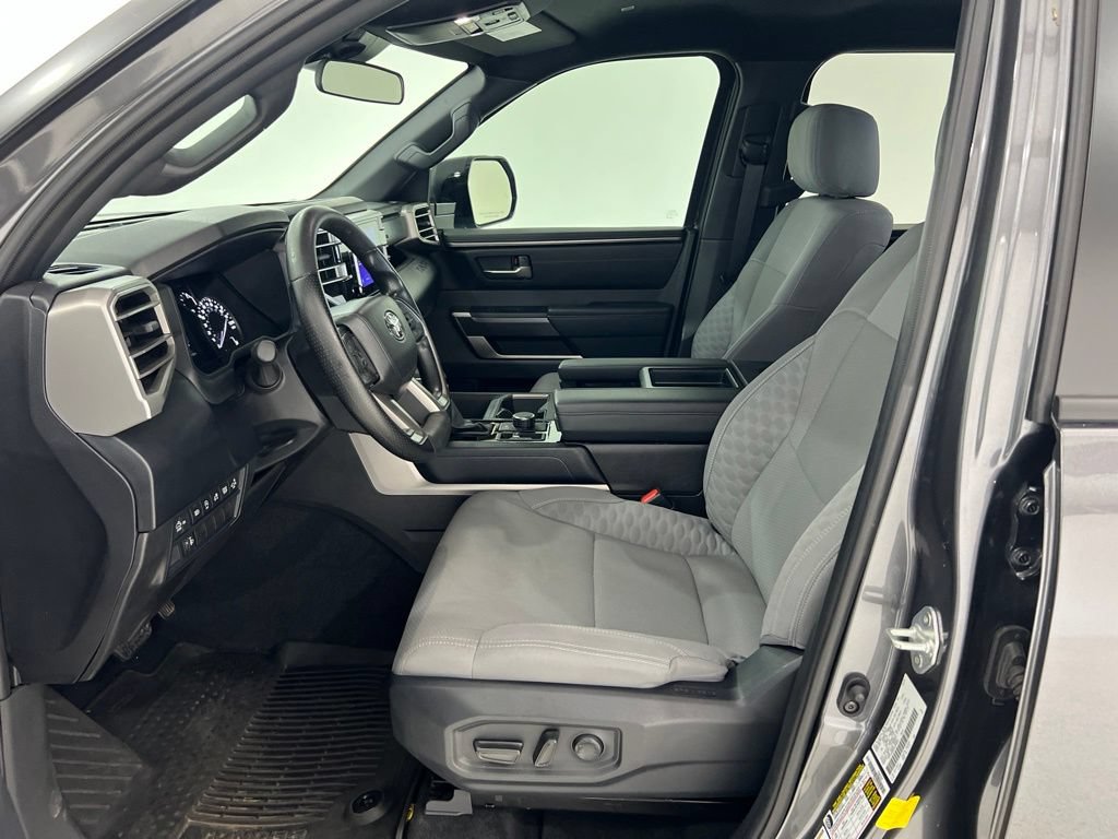 Used 2025 Toyota Tundra SR5 w/ SR5 Convenience Package AWD/4WD image 17