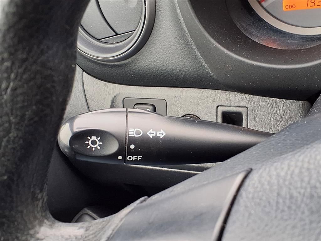 Used 2005 Toyota RAV4 4WD image 21