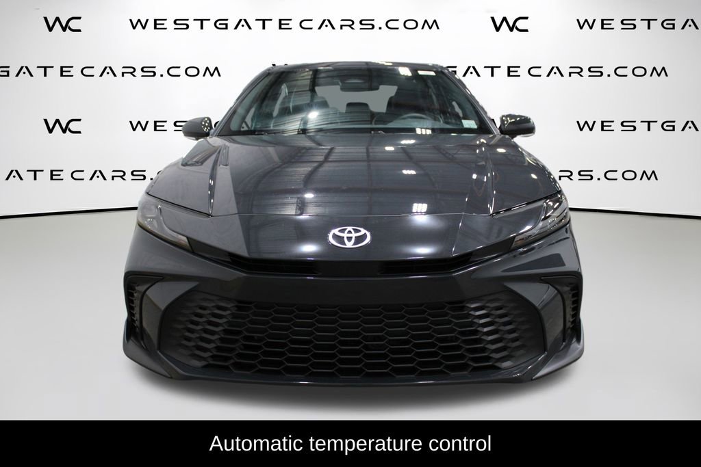 Used 2025 Toyota Camry SE image 4
