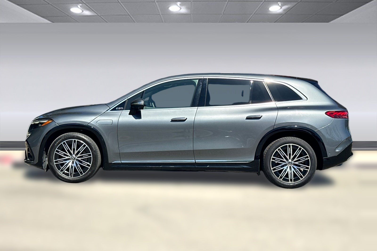 Certified 2023 Mercedes-Benz EQS 580 4MATIC SUV image 2