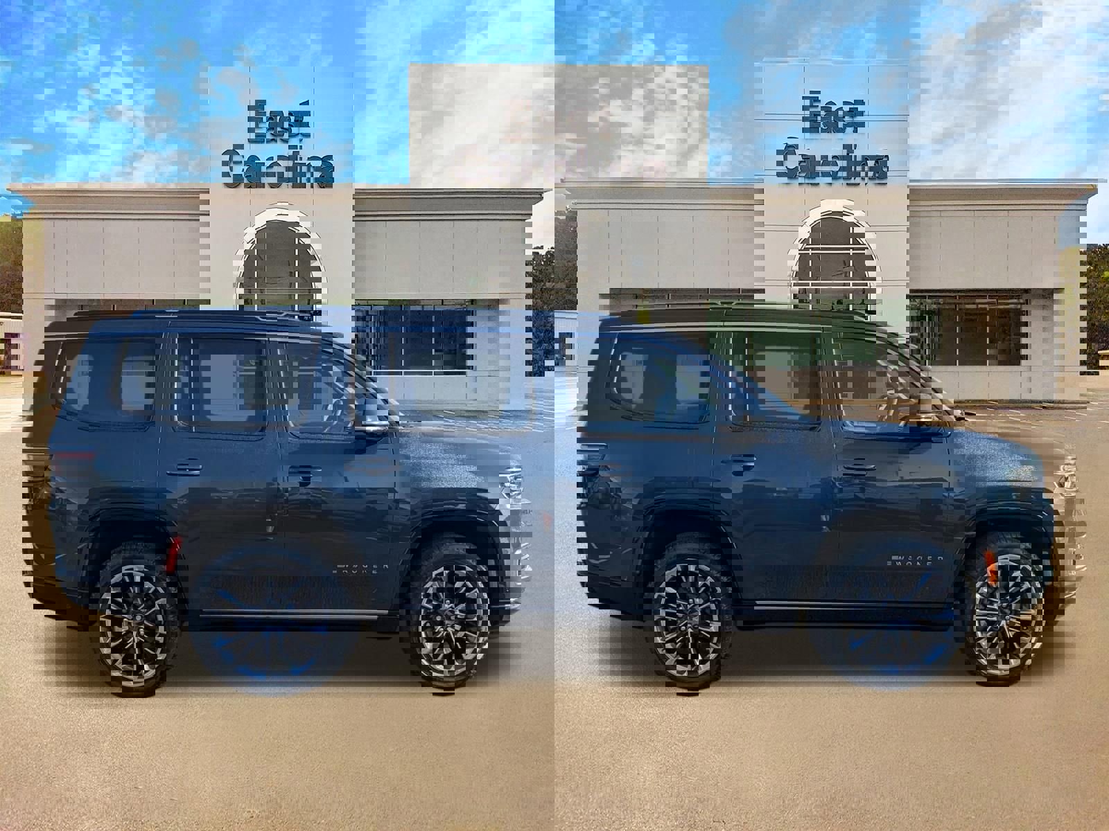 Certified 2025 Jeep Wagoneer Series III w/ Premium Group I image 2