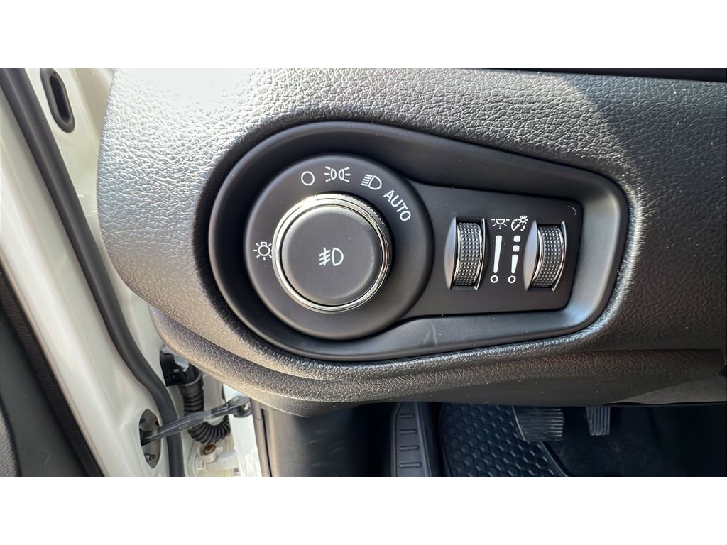 Used 2018 Jeep Renegade Trailhawk image 23