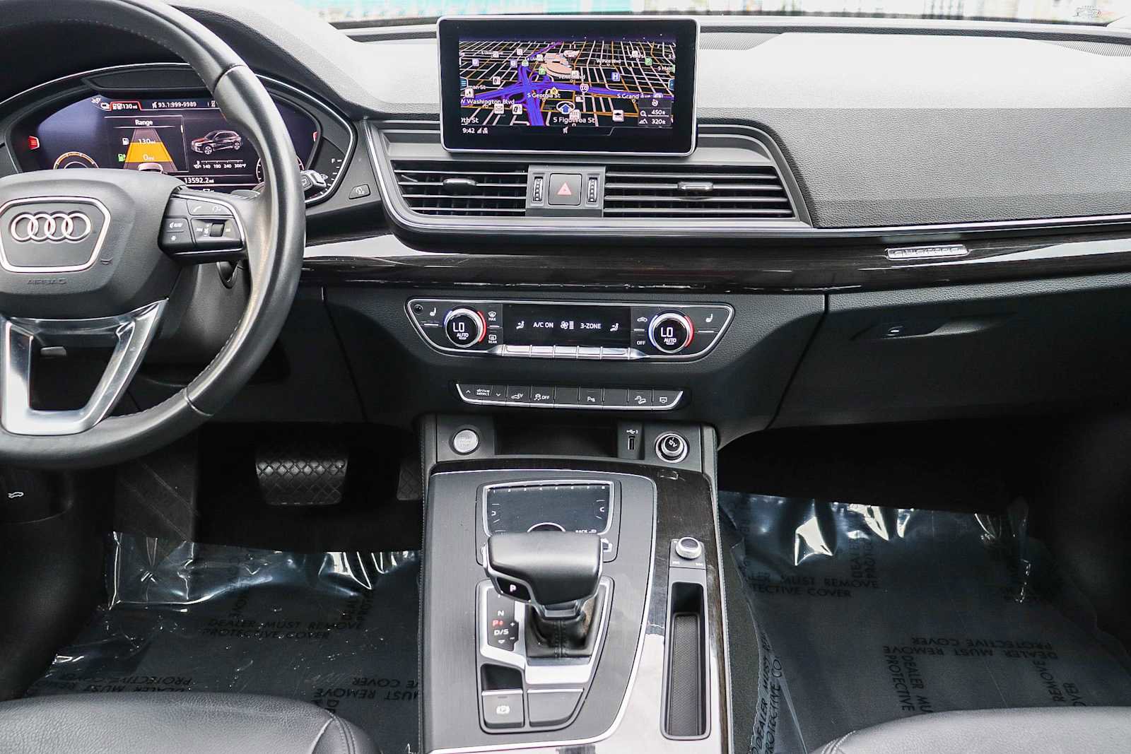 Used 2020 Audi Q5 e Premium Plus w/ Premium Plus Package image 16