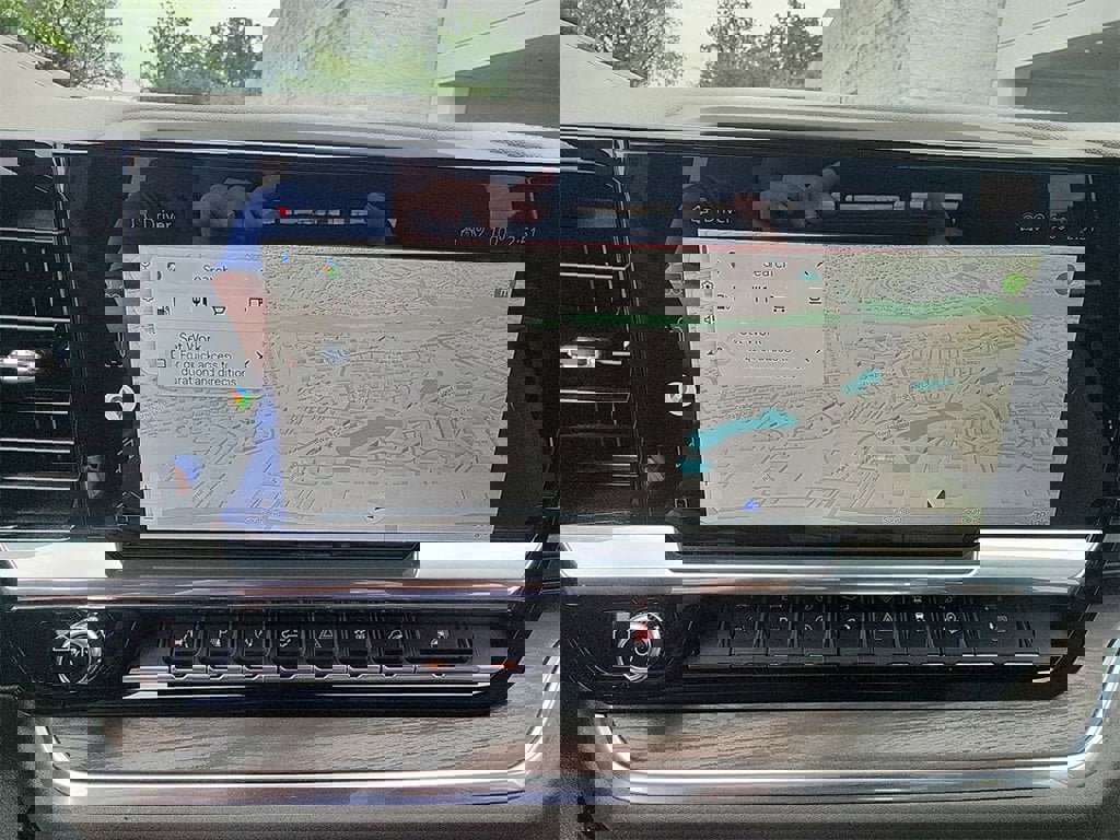 Certified 2022 GMC Sierra 1500 SLT w/ SLT Premium Plus Package image 16