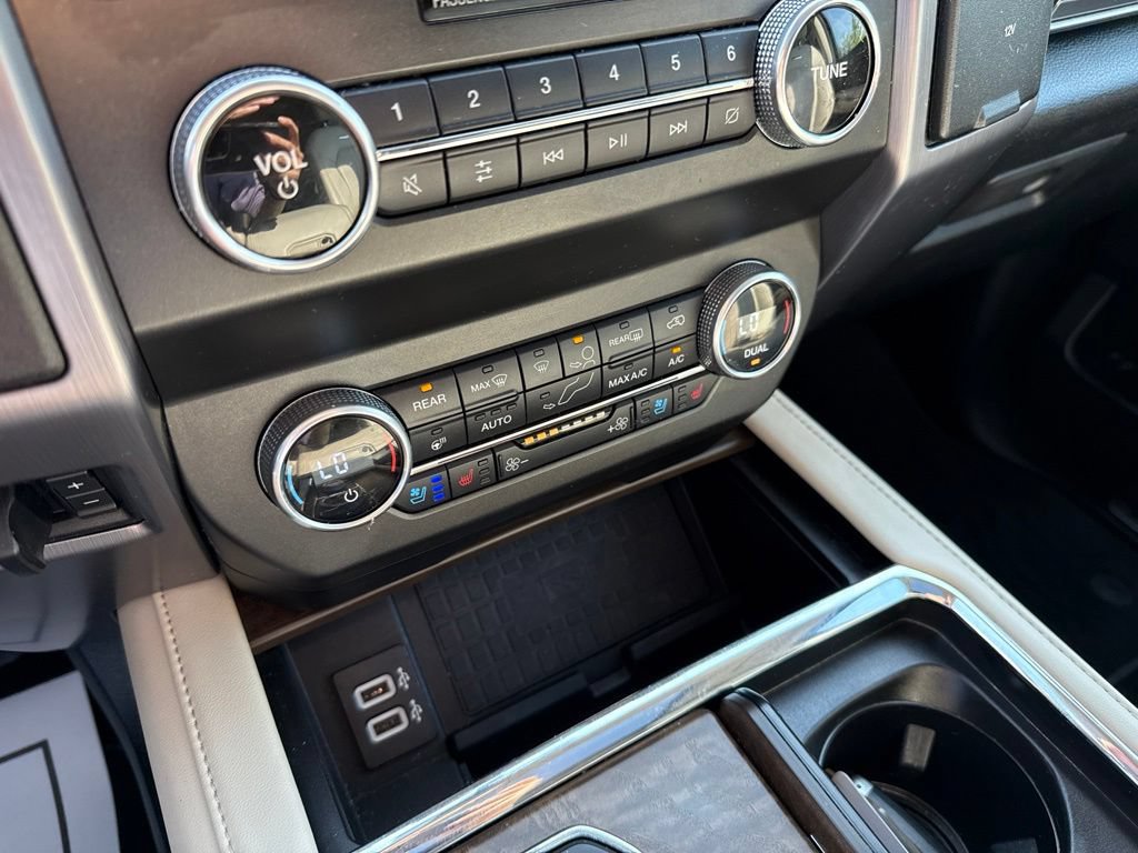 Used 2019 Ford Expedition Platinum AWD/4WD image 42