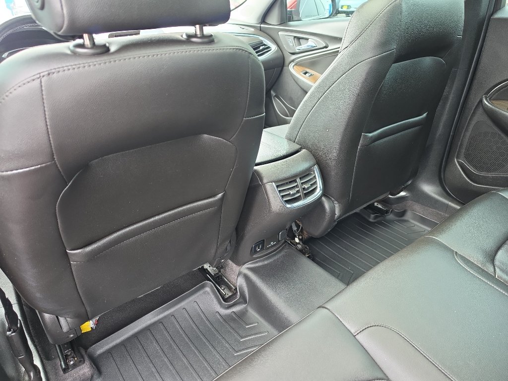 Certified 2017 Chevrolet Malibu Premier w/ Premier Sun and Wheel Package FWD image 17